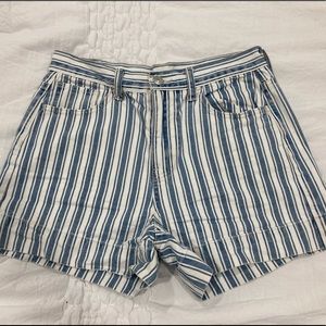 American eagle mom Jean shorts